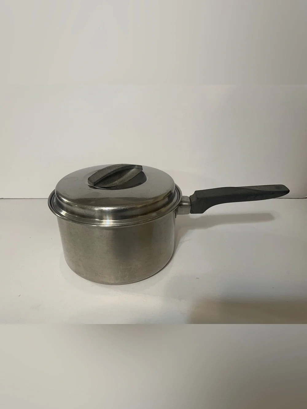 Flint EKCO  Stainless Steel Radiant Heat Core 2 Quart Saucepan& Lid  USA